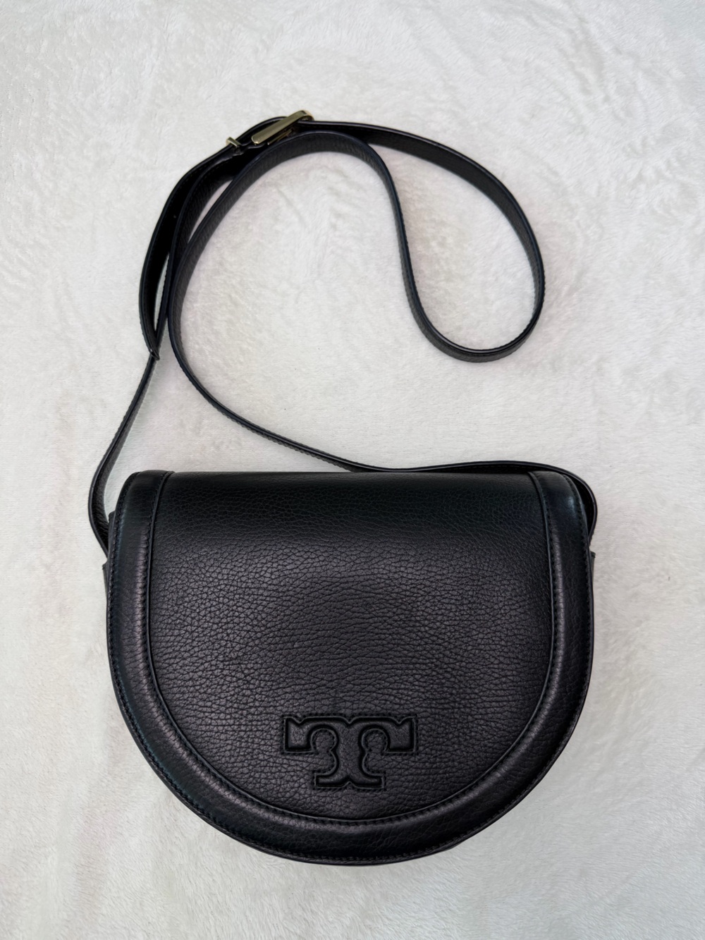 Tory Burch Serif T Pebbled Leather Saddle Crossbody Bag Black
